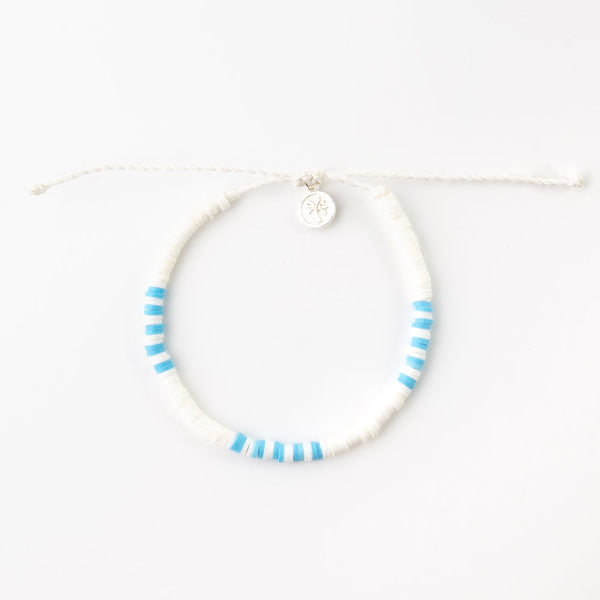 Stylish Pineapple Island bracelet FIM-021 with white and blue beads.