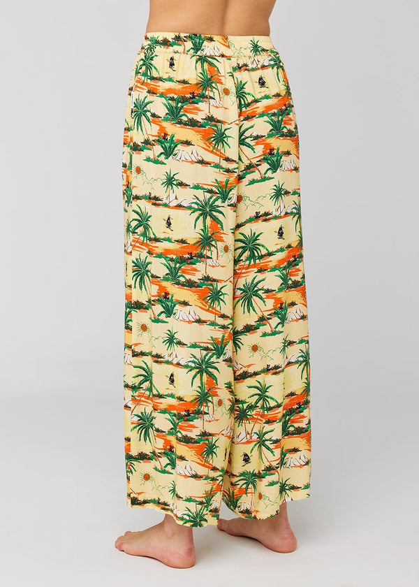 Sisstrevolution Hawaii Pant with tropical print and relaxed fit, back view.