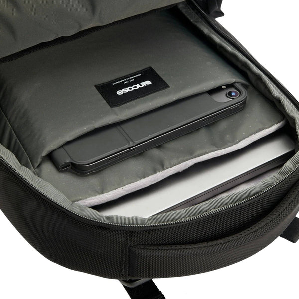 INCASE Tracks Backpack with Cordura® 18L
