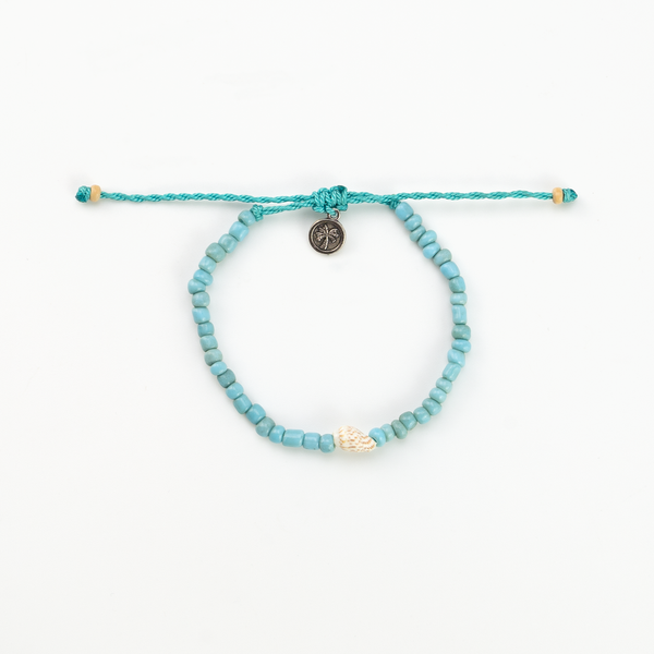 Turquoise beaded Pineapple Island anklet LBE-072 with charm detail.