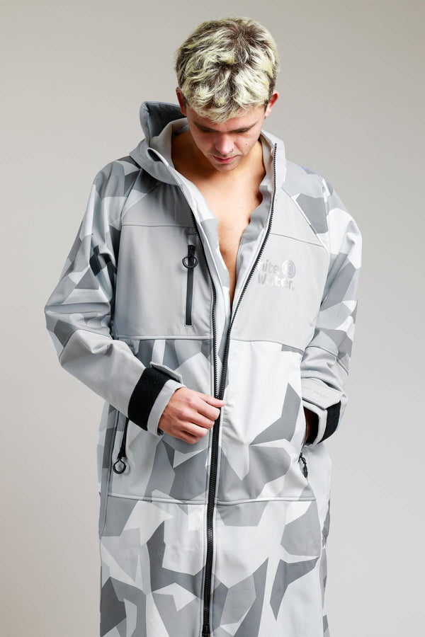 White Water Adult Soft Shell Robe in Arctic Camo, close-up of front zipper.