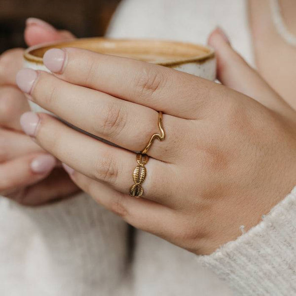 Pineapple island Wave ring