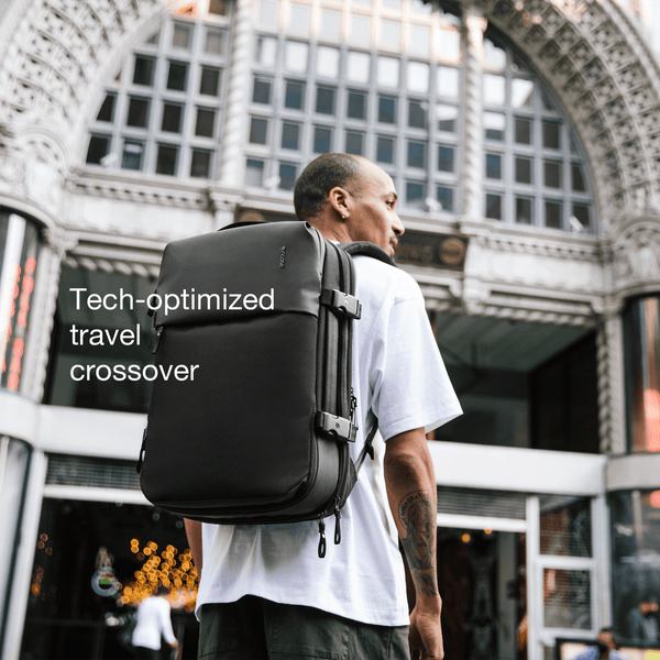 INCASE A.R.C. Travel Pack With ReSpun 100% Recycled Polyester 38L - Black