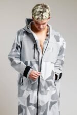 White Water Adult Soft Shell Robe in Arctic Camo, close-up of front zipper.