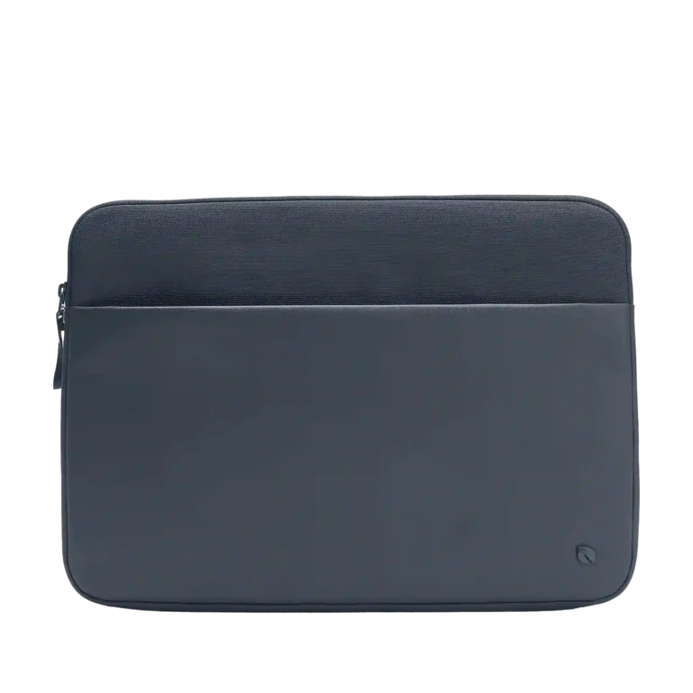 INCASE A.R.C 14" Sleeve Navy – Recycled Faux-Fur Laptop Case